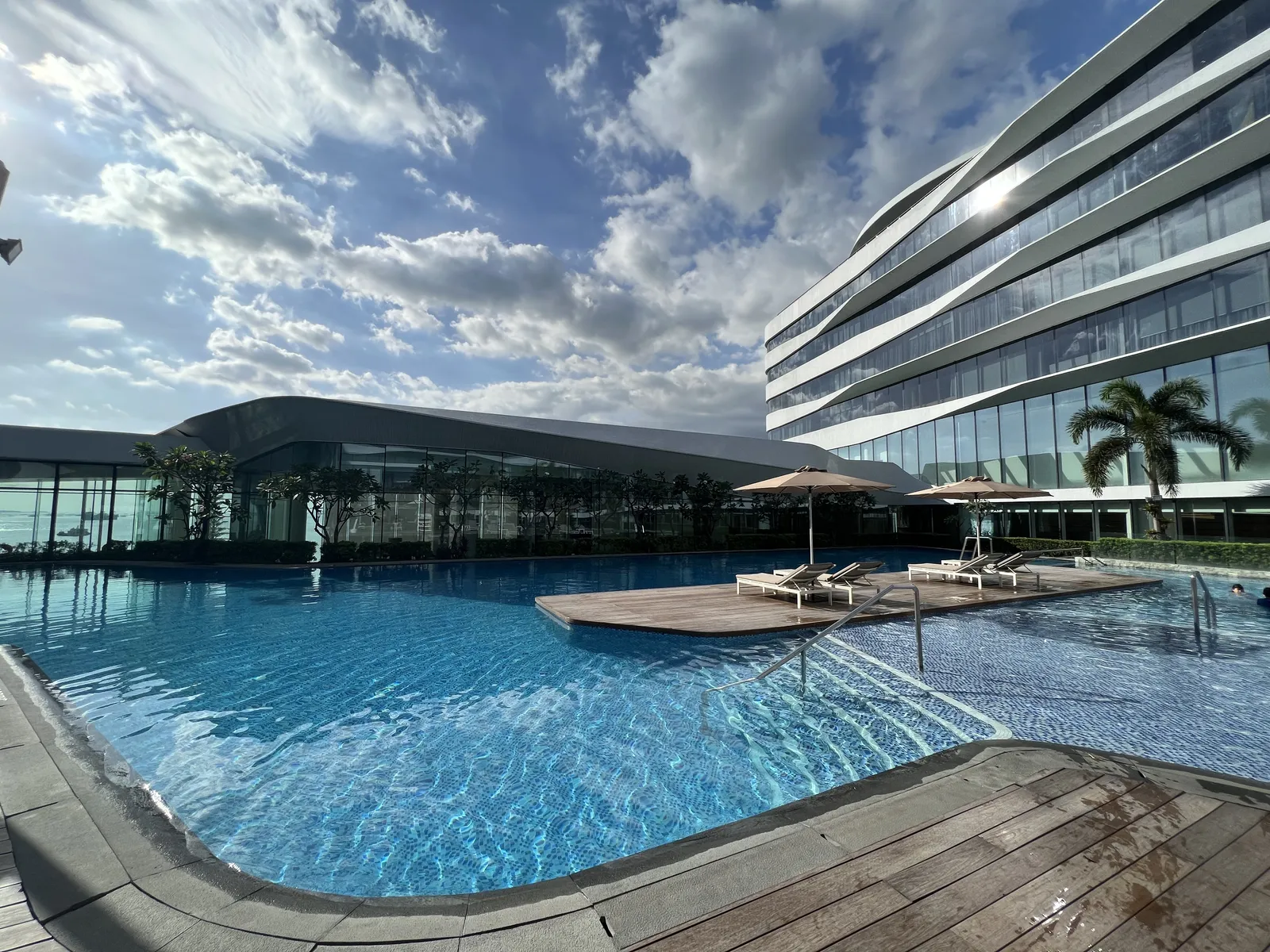 Conrad Manila — Exterior, Manila