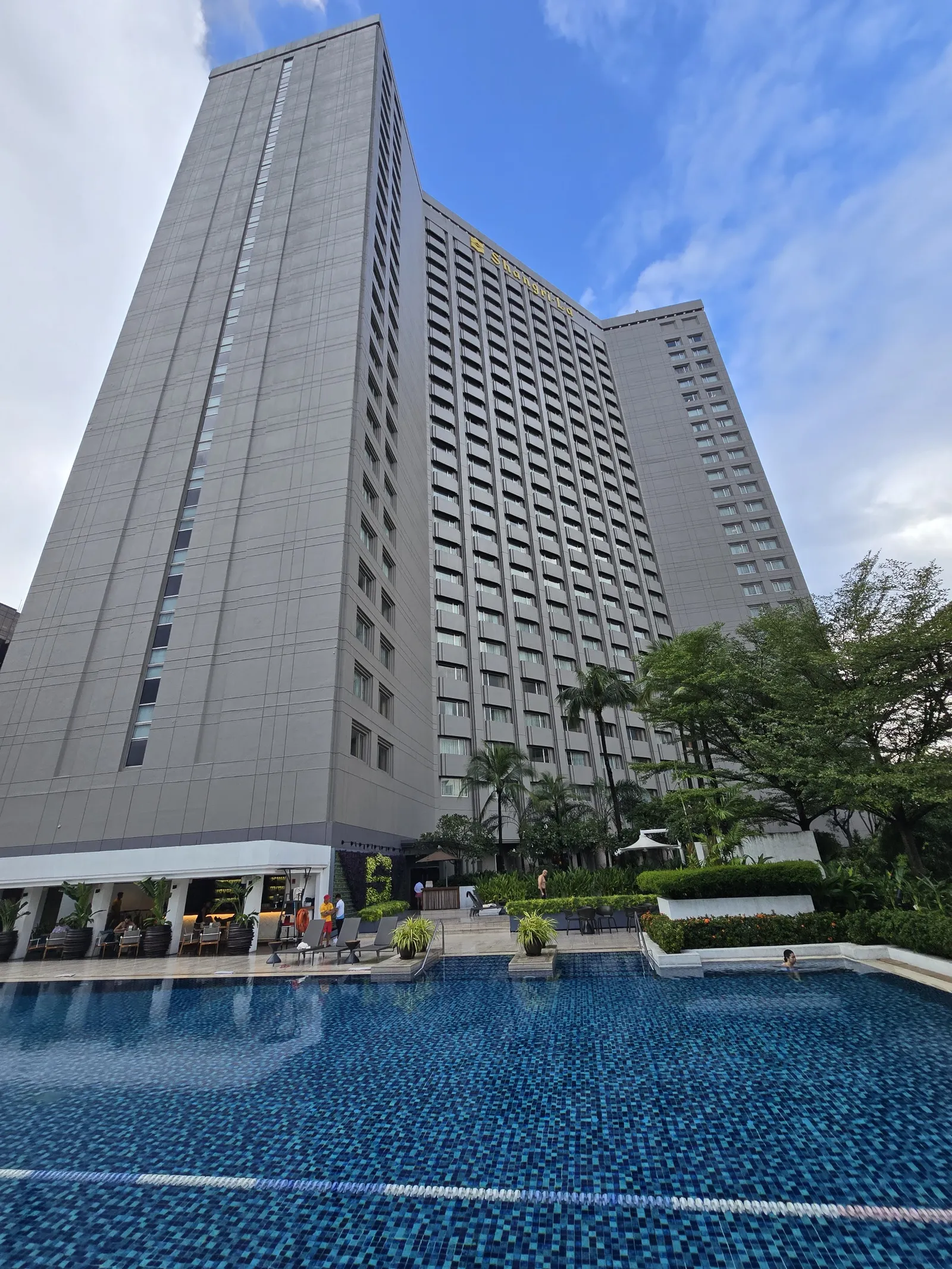 Makati Shangri-La, Manila — Exterior, Manila