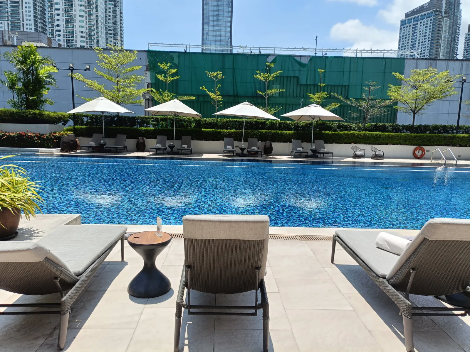 Makati Shangri-La, Manila — Exterior, Manila