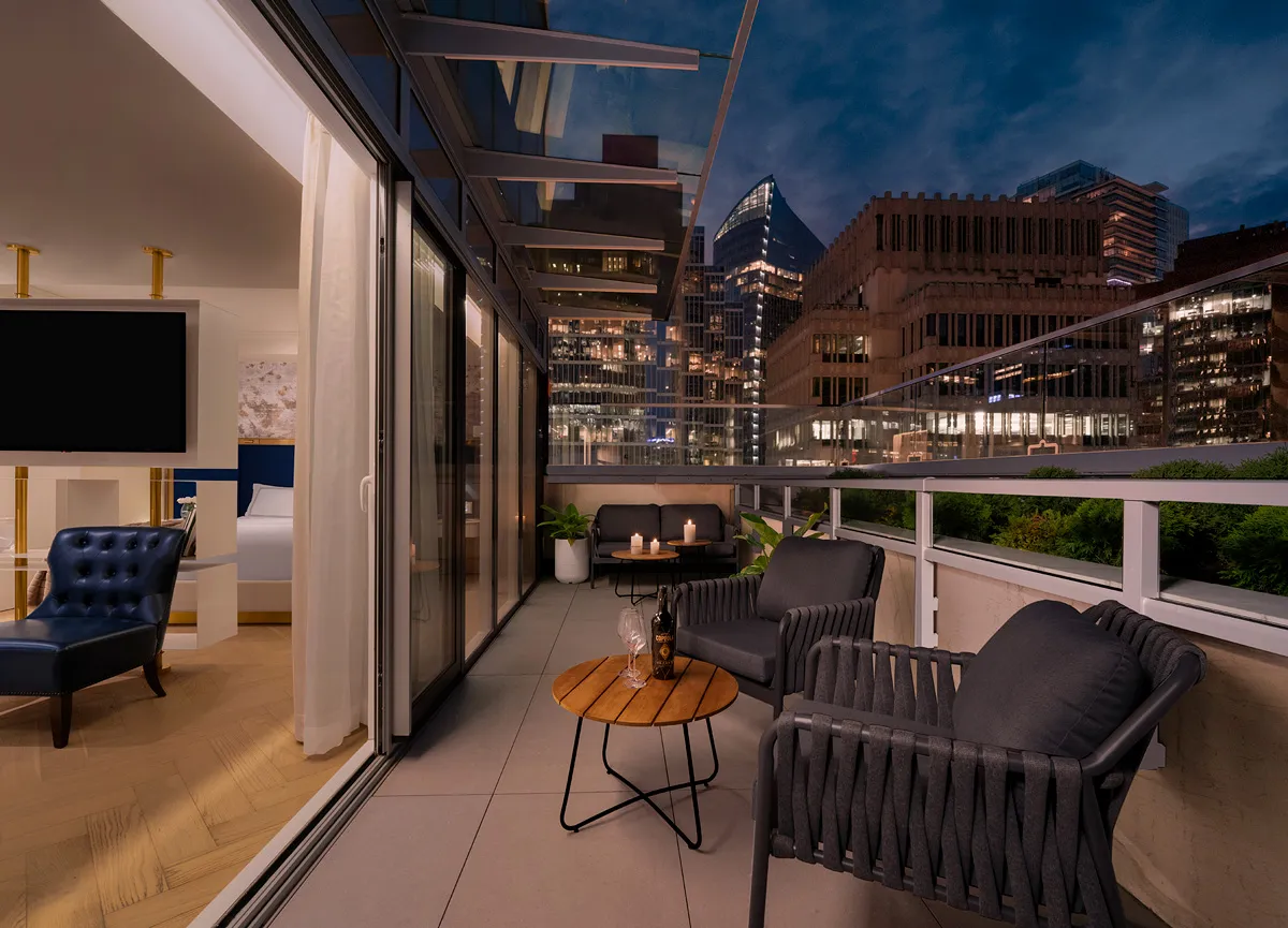 AZUR Legacy Collection Hotel, Vancouver