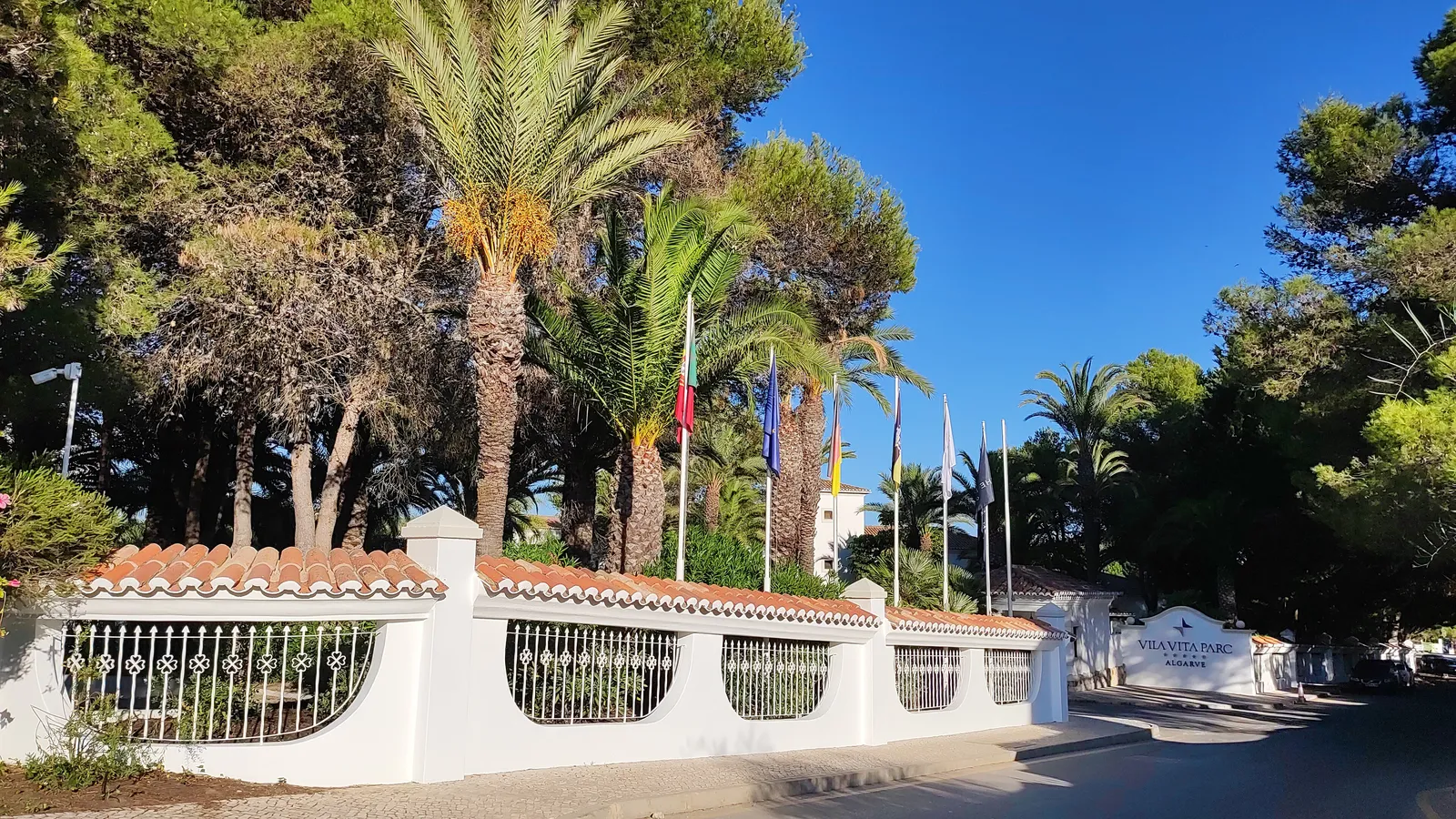 Vila Vita Parc, Porches