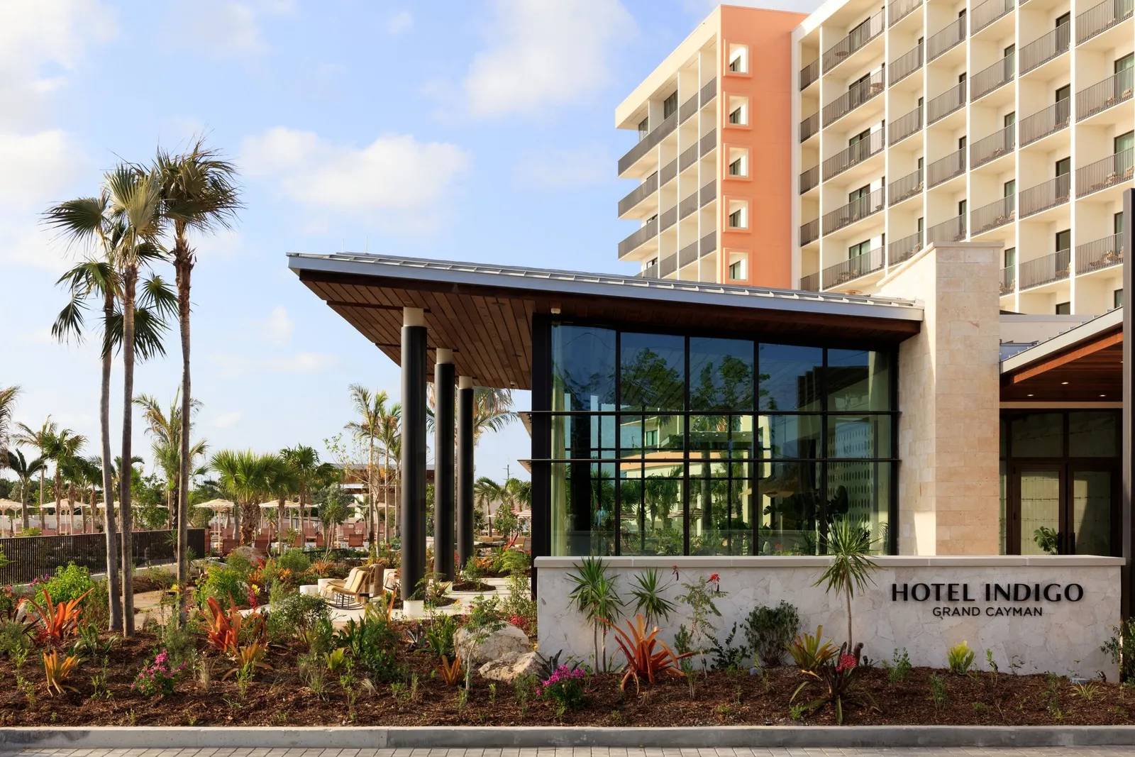 Hotel Indigo Grand Cayman — Exterior, Seven Mile Beach