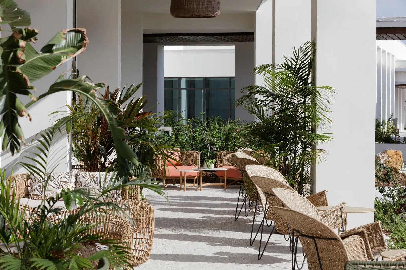 Hotel Indigo Grand Cayman — Exterior, Seven Mile Beach