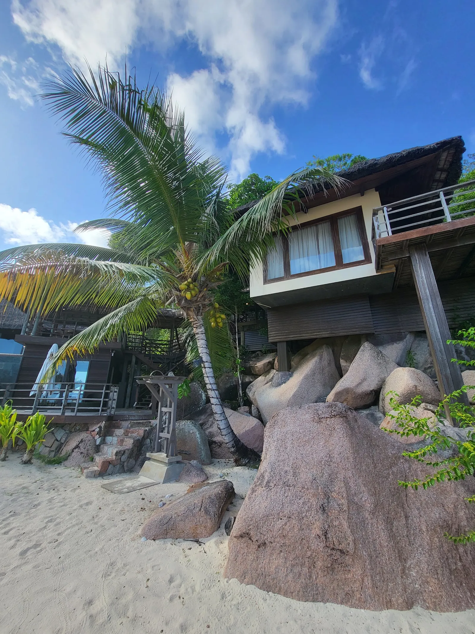 Constance Lemuria — Exterior, Praslin