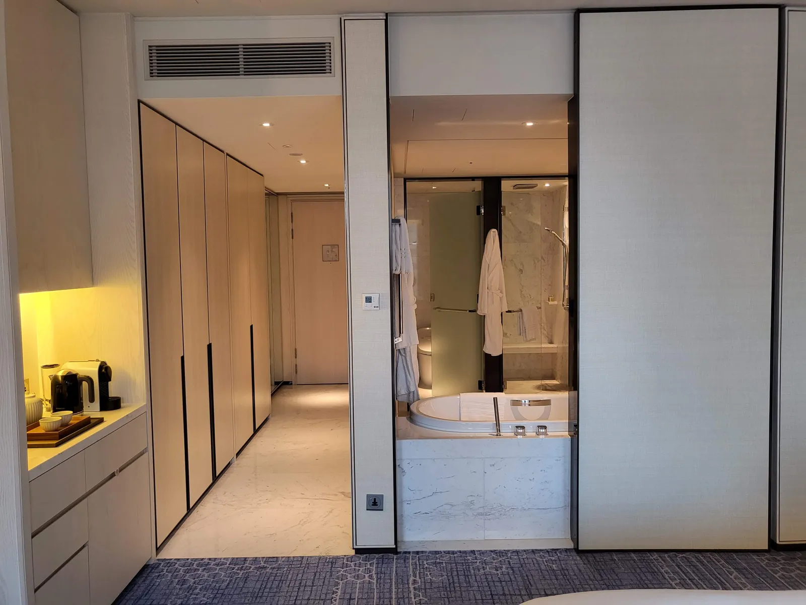 Four Seasons Hotel Seoul — Exterior, Seoul
