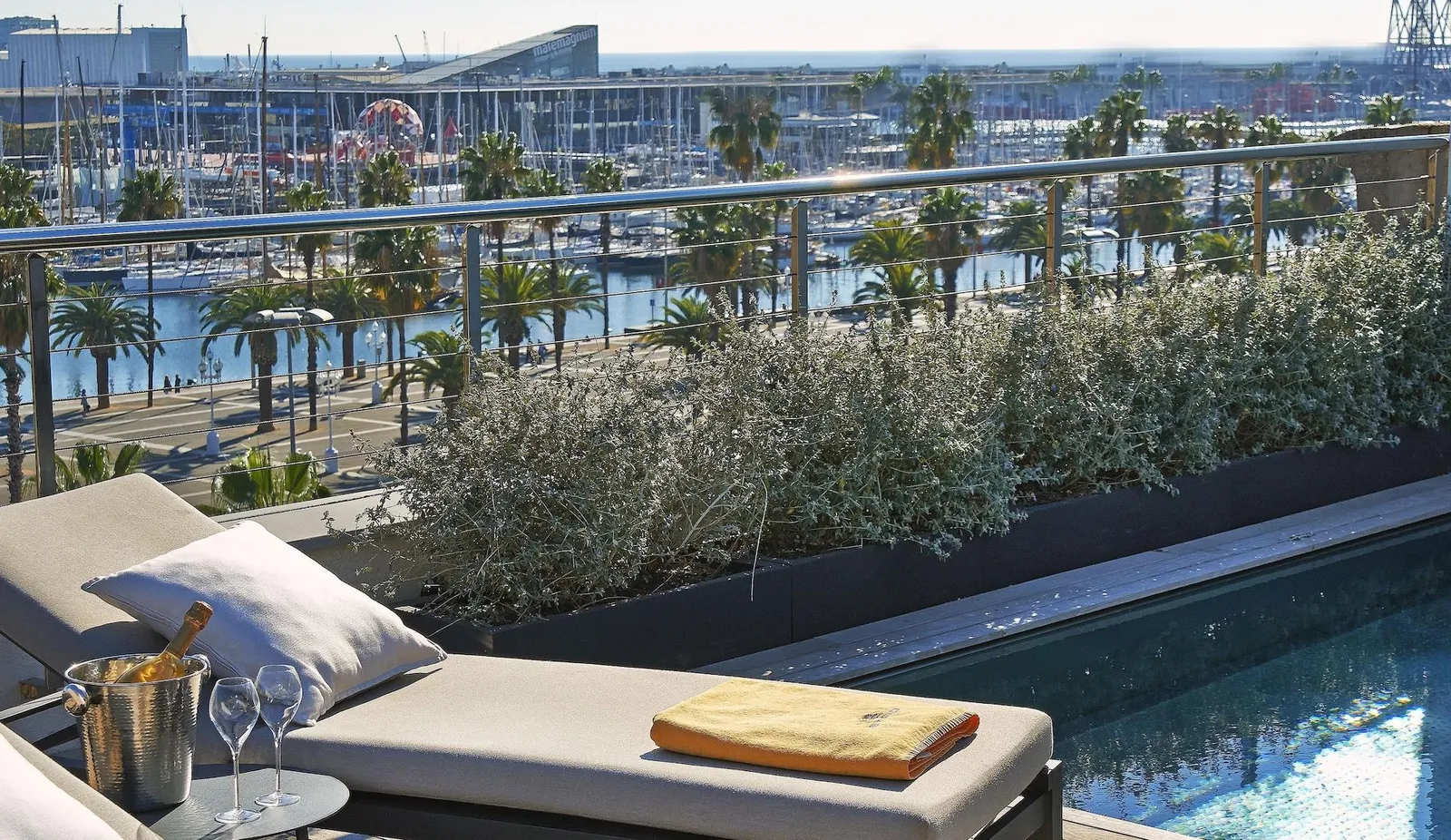 Serras Barcelona — Exterior, Barcelona