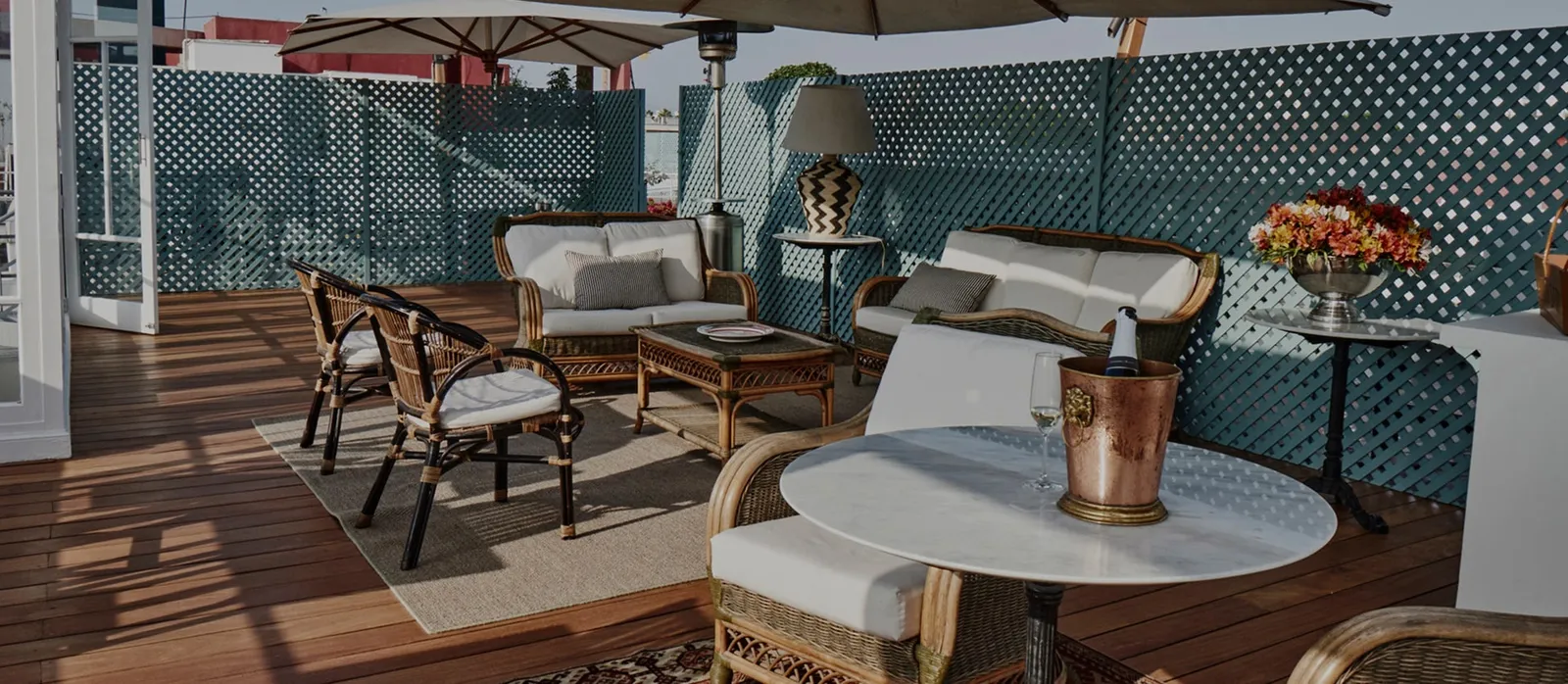 Hotel B, Lima