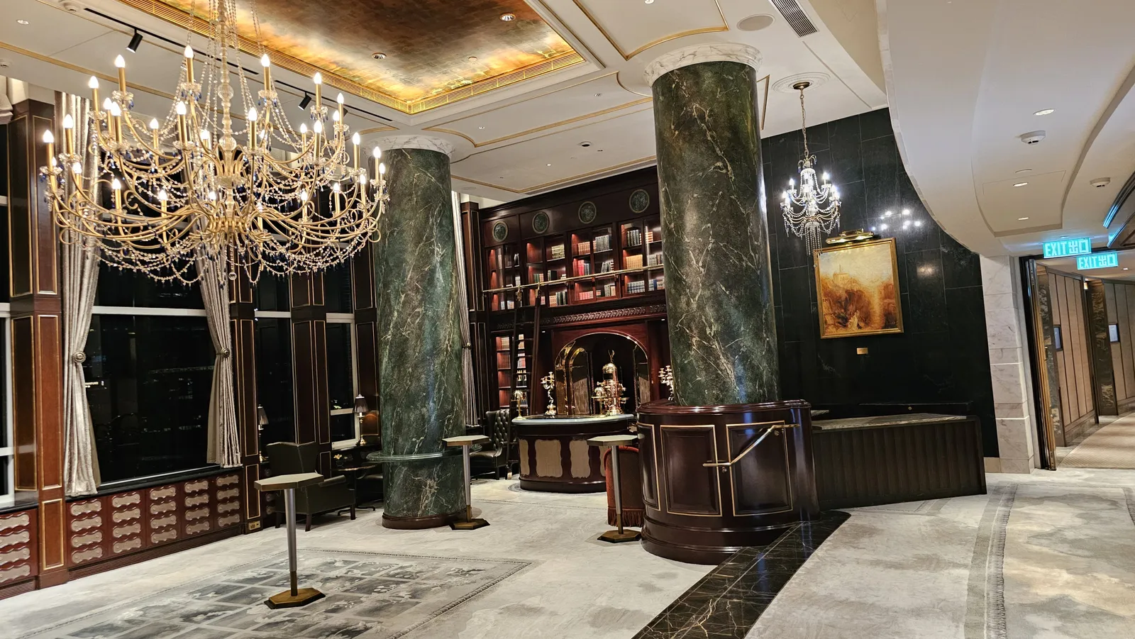 Island Shangri-La, Hong Kong — Exterior, Hong Kong