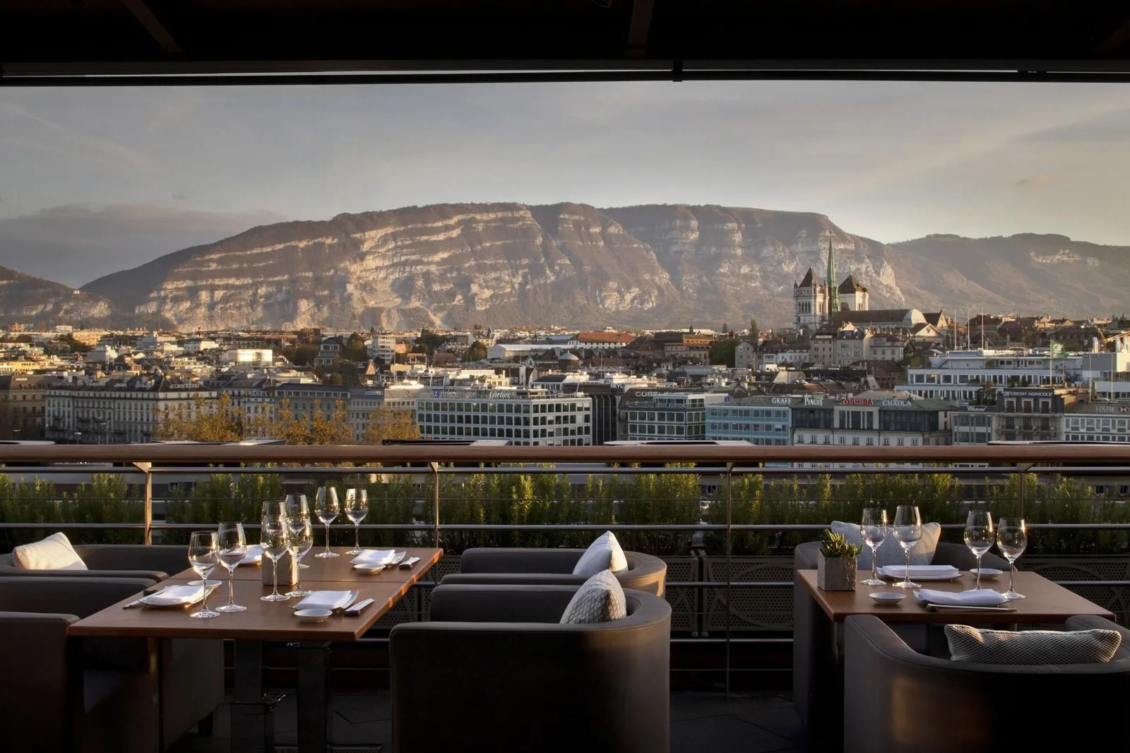 Four Seasons Hotel des Bergues Geneva — Exterior, Geneva