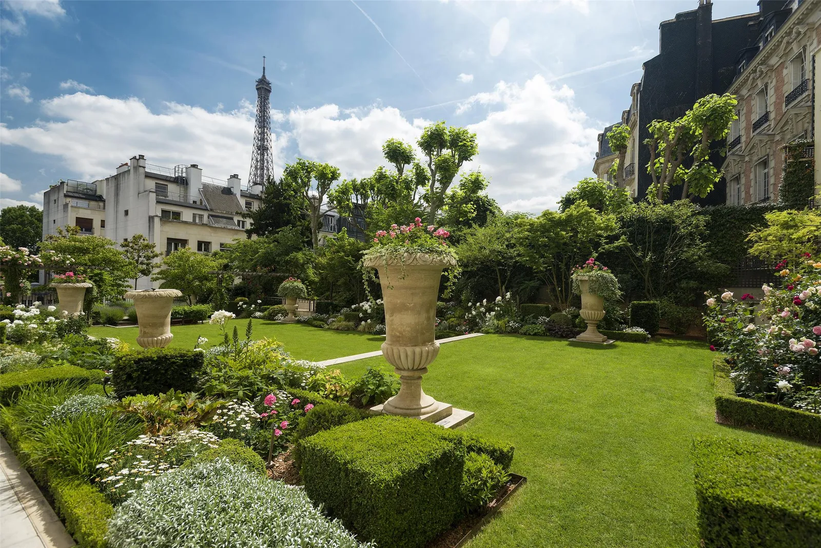Shangri-La Paris — Exterior, Paris