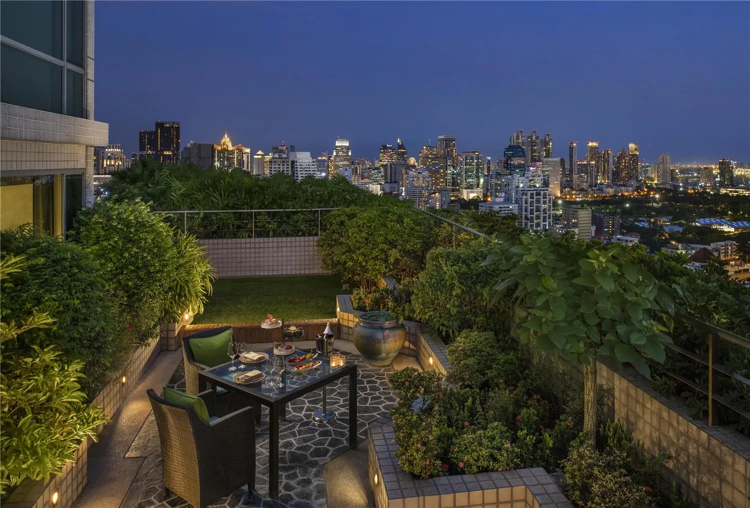 Conrad Bangkok — Exterior, Bangkok
