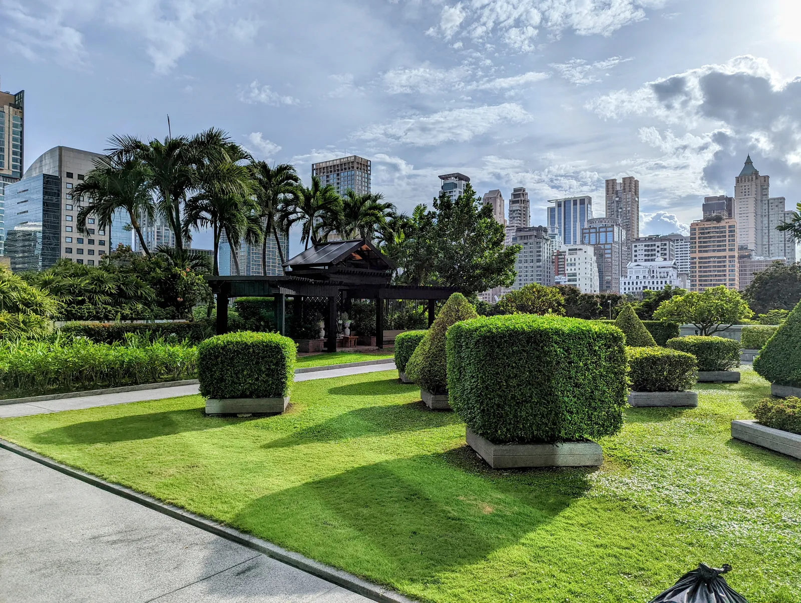 The Athenee Hotel, A Luxury Collection Hotel — Exterior, Bangkok