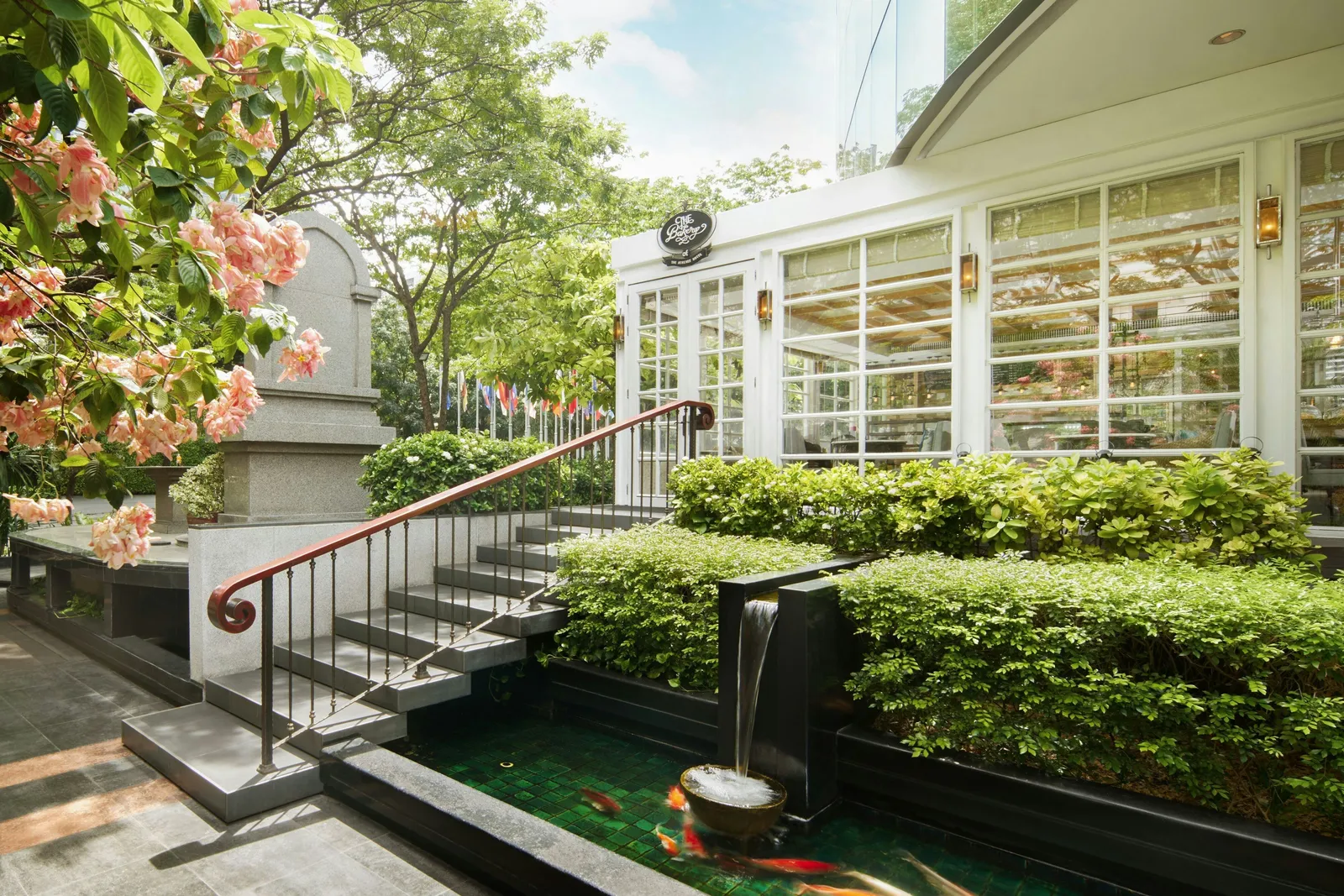 The Athenee Hotel, A Luxury Collection Hotel — Exterior, Bangkok