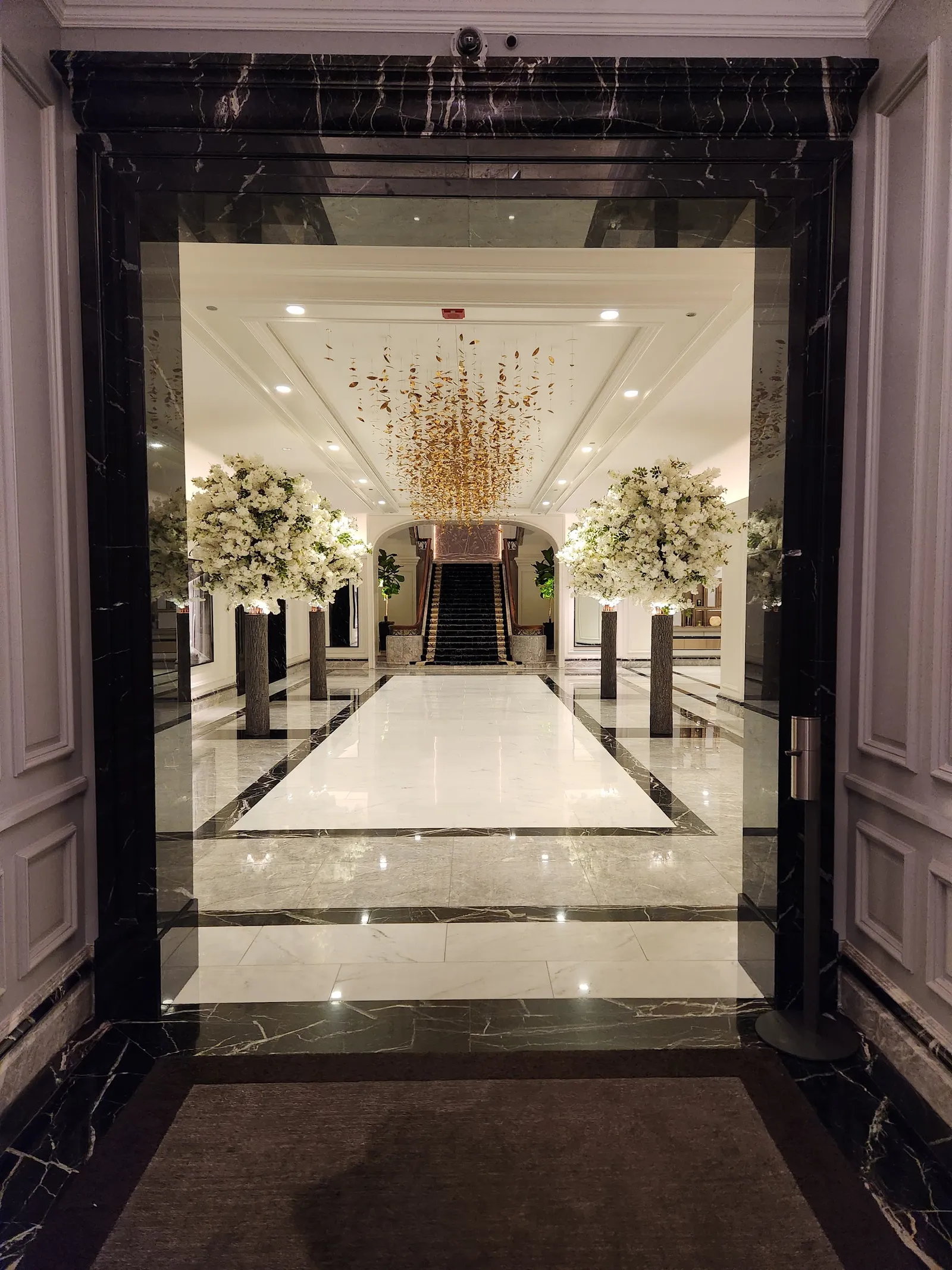 Four Seasons Hotel Chicago — Exterior, Chicago