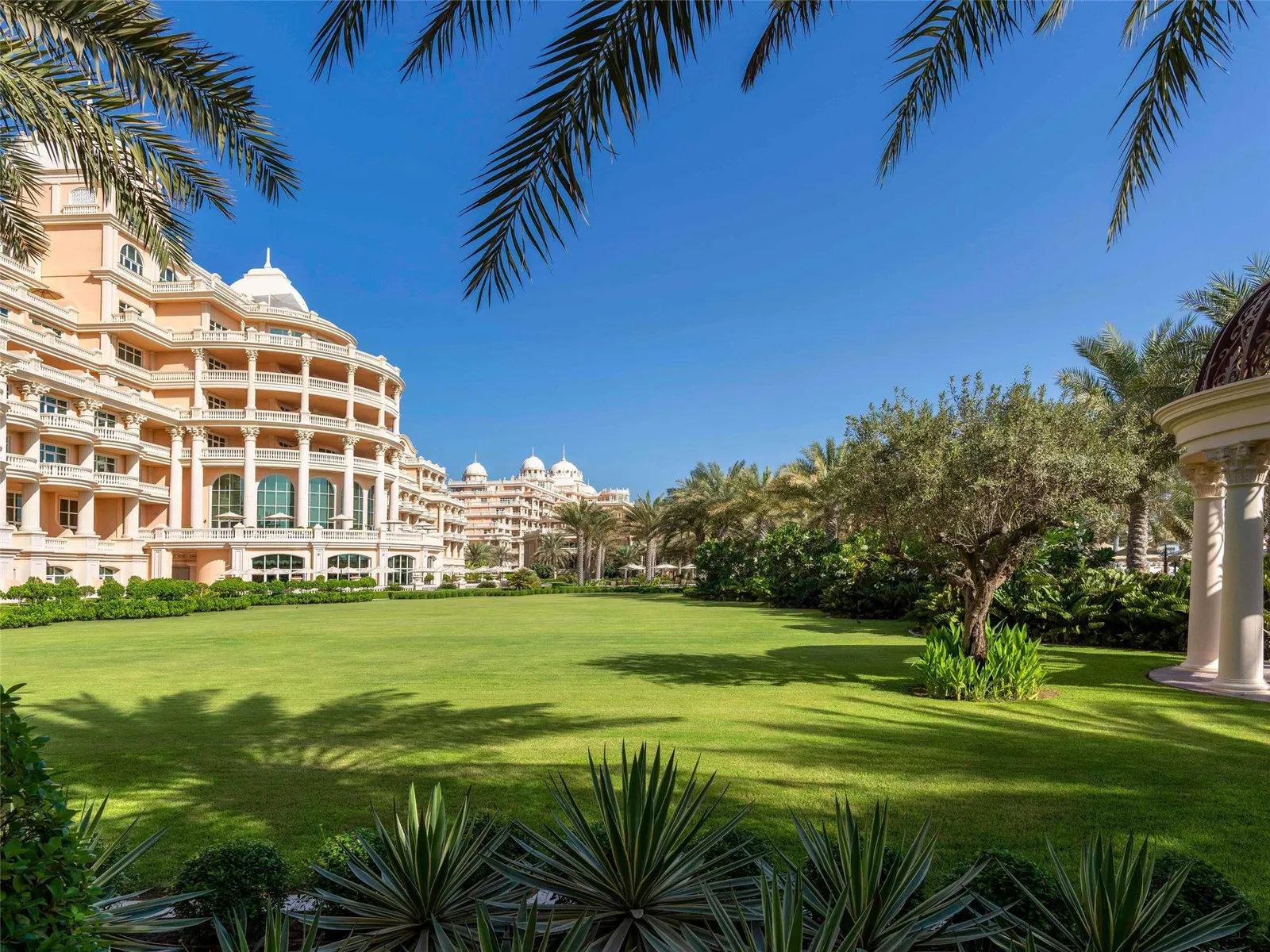 Raffles The Palm Dubai — Exterior, Dubai