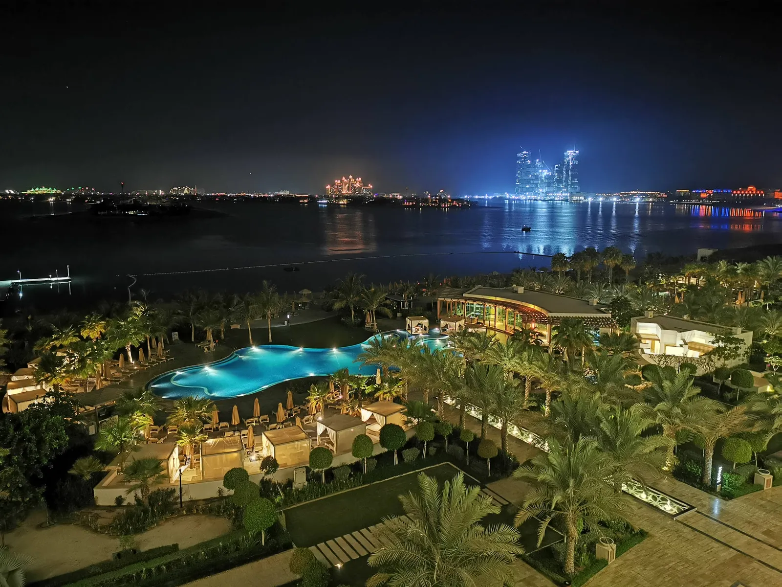 Waldorf Astoria Dubai Palm Jumeirah — Exterior, Dubai