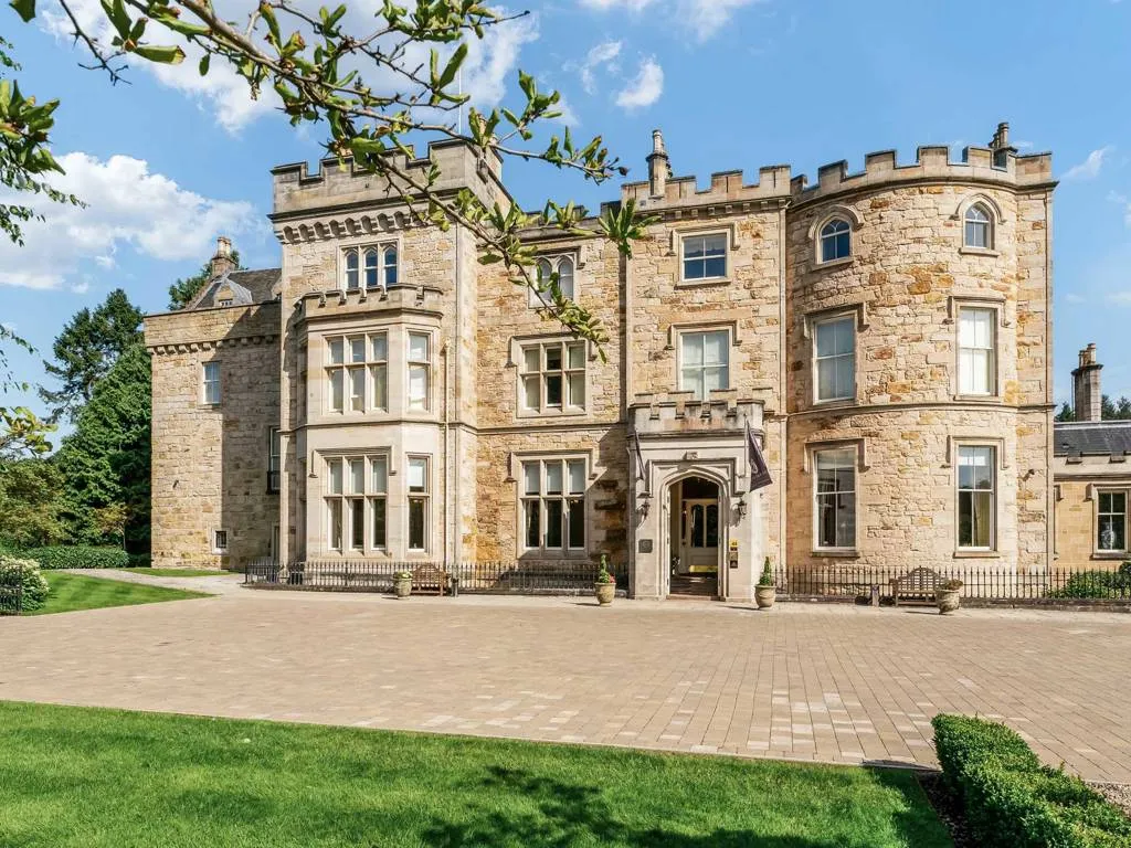 Crossbasket Castle, Blantyre
