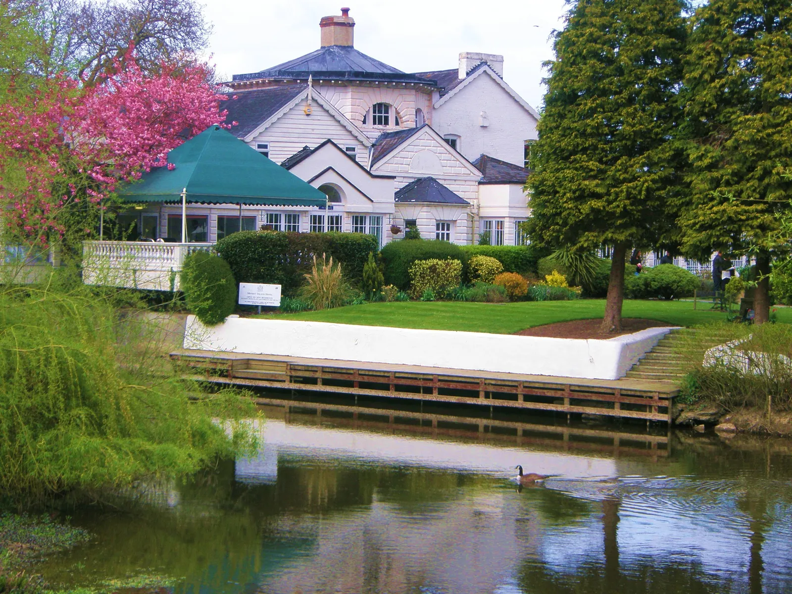 Monkey Island Estate — Exterior, Bray