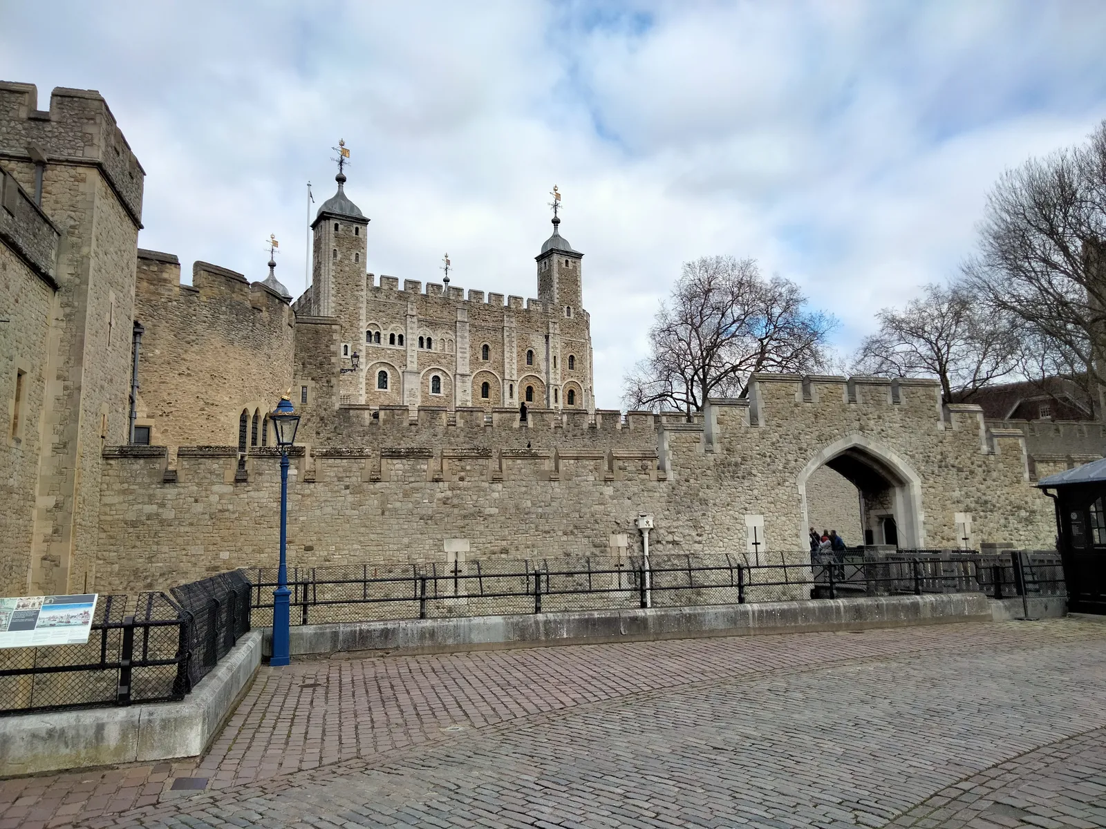Four Seasons Hotel London at Tower Bridge — Exterior, London