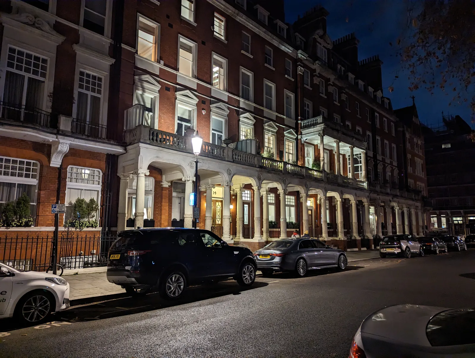 11 Cadogan Gardens — Exterior, London
