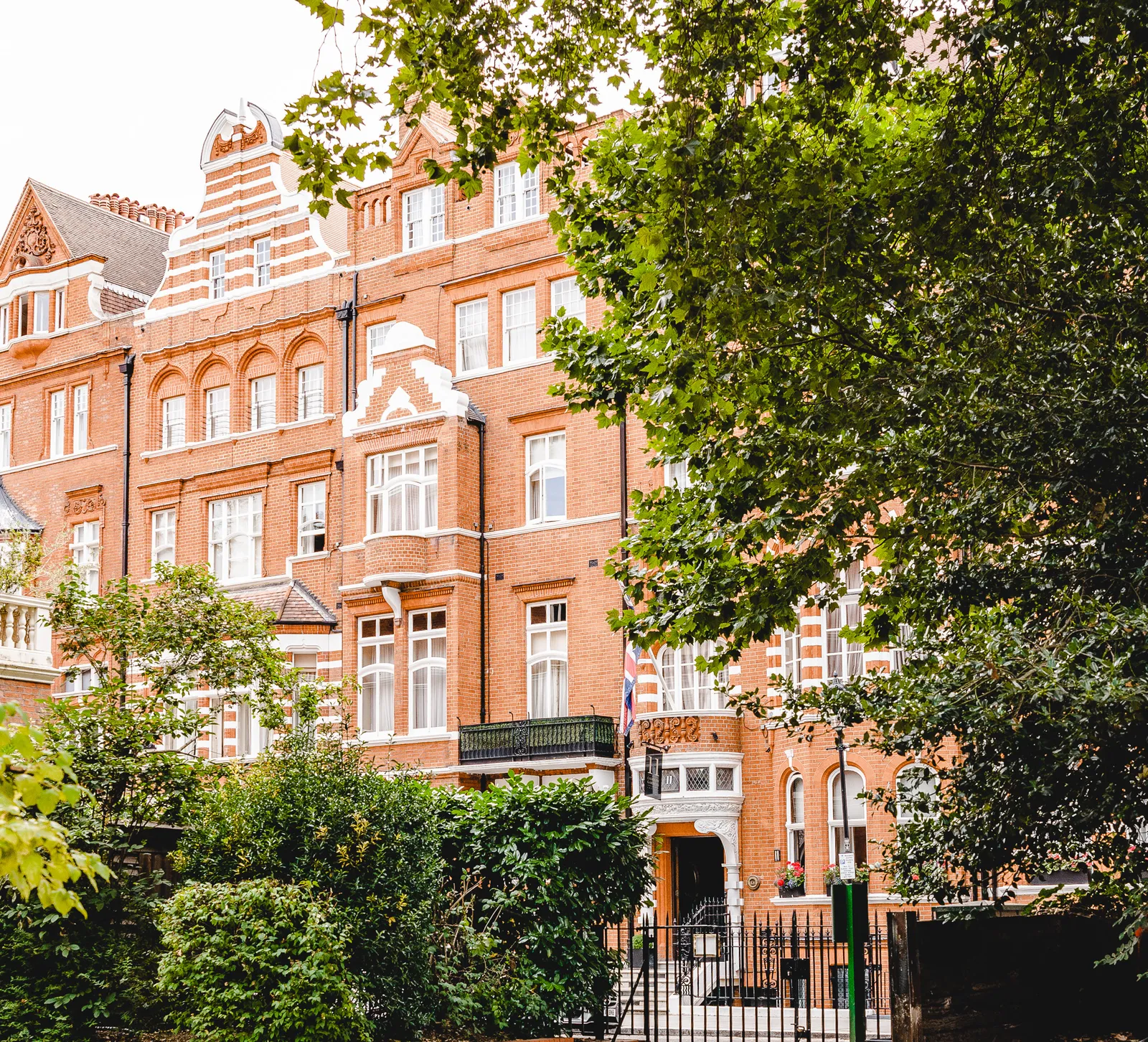 11 Cadogan Gardens — Exterior, London