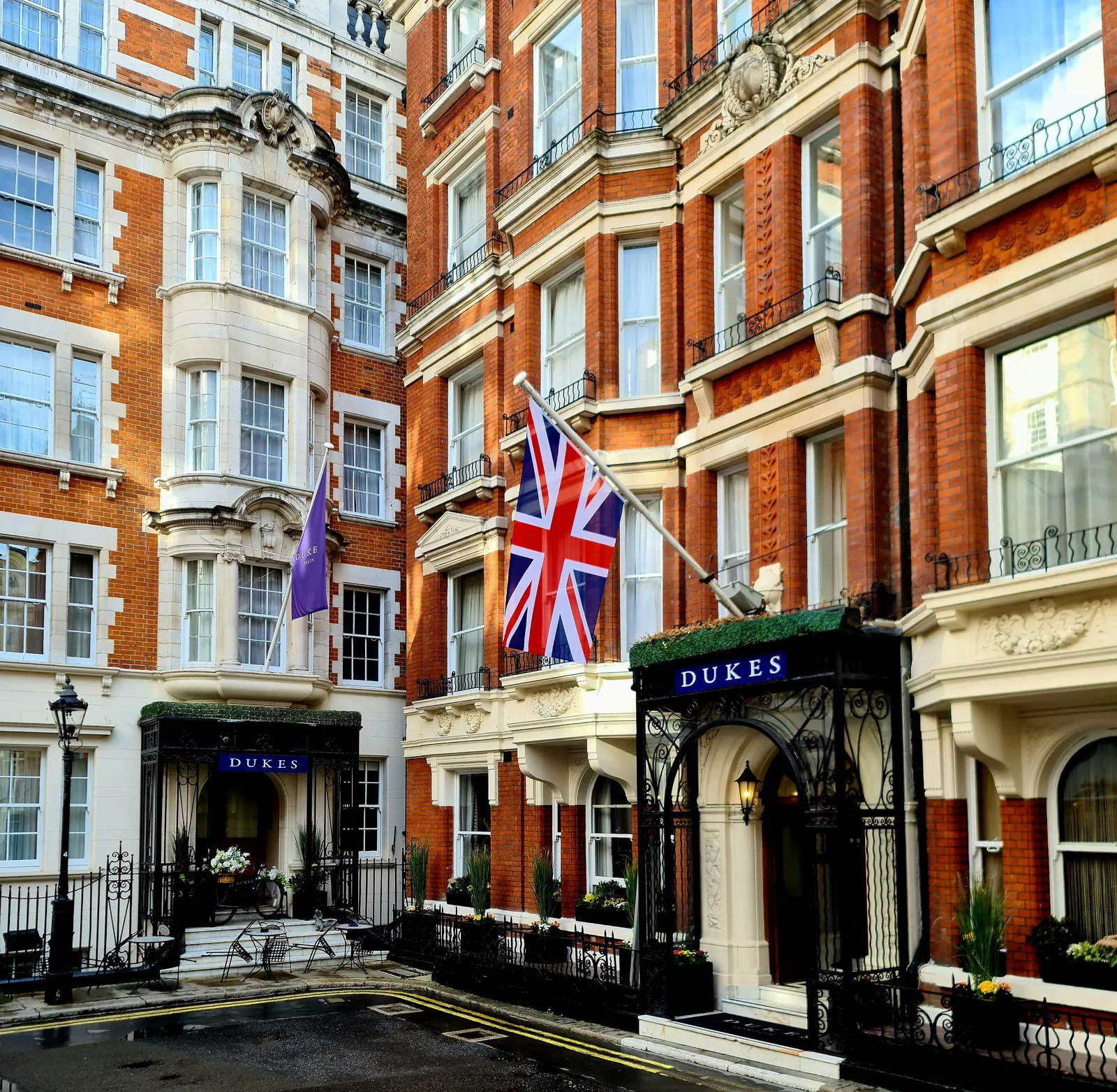 DUKES LONDON, London