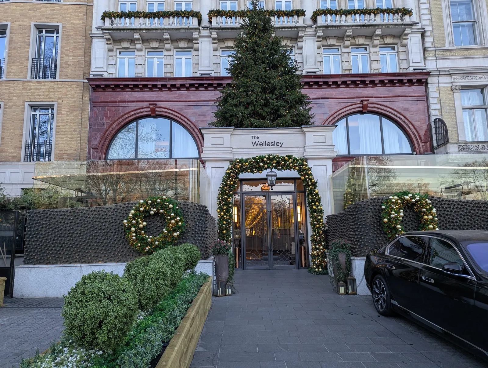 The Wellesley Knightsbridge, A Luxury Collection Hotel — Exterior, London