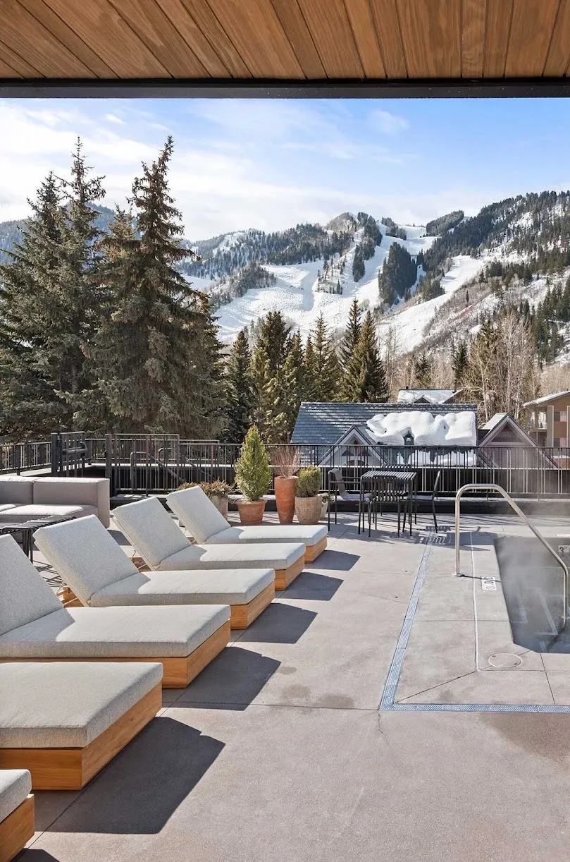 MOLLIE ASPEN — Exterior, Aspen