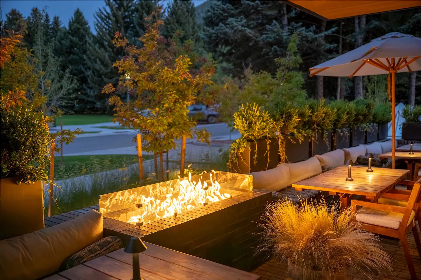 MOLLIE ASPEN — Exterior, Aspen