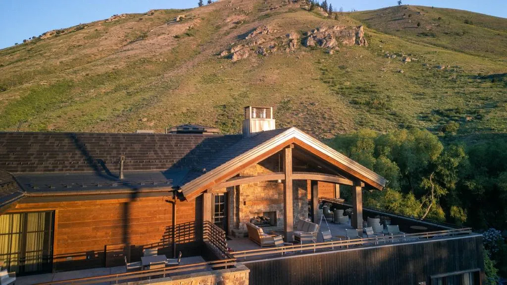 Rusty Parrot Lodge And Spa — Exterior, Jackson