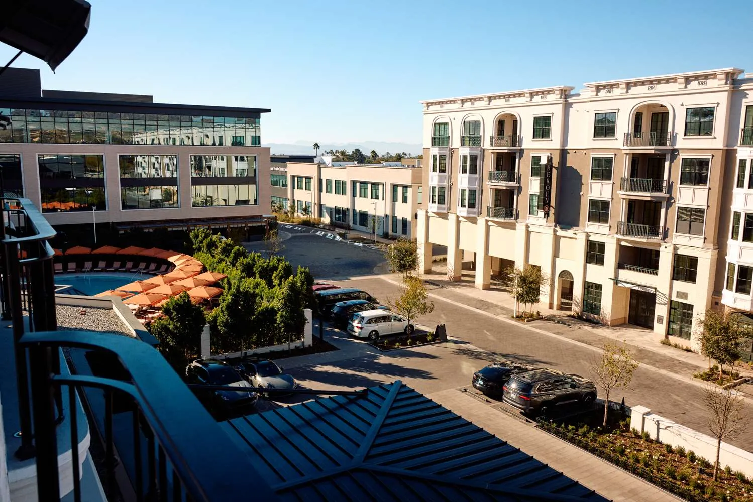 The Global Ambassador — Exterior, Phoenix