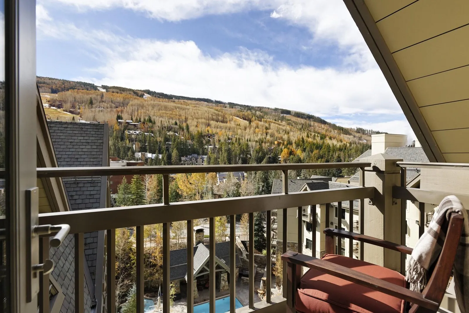 Four Seasons Resort and Residences Vail — Exterior, Vail