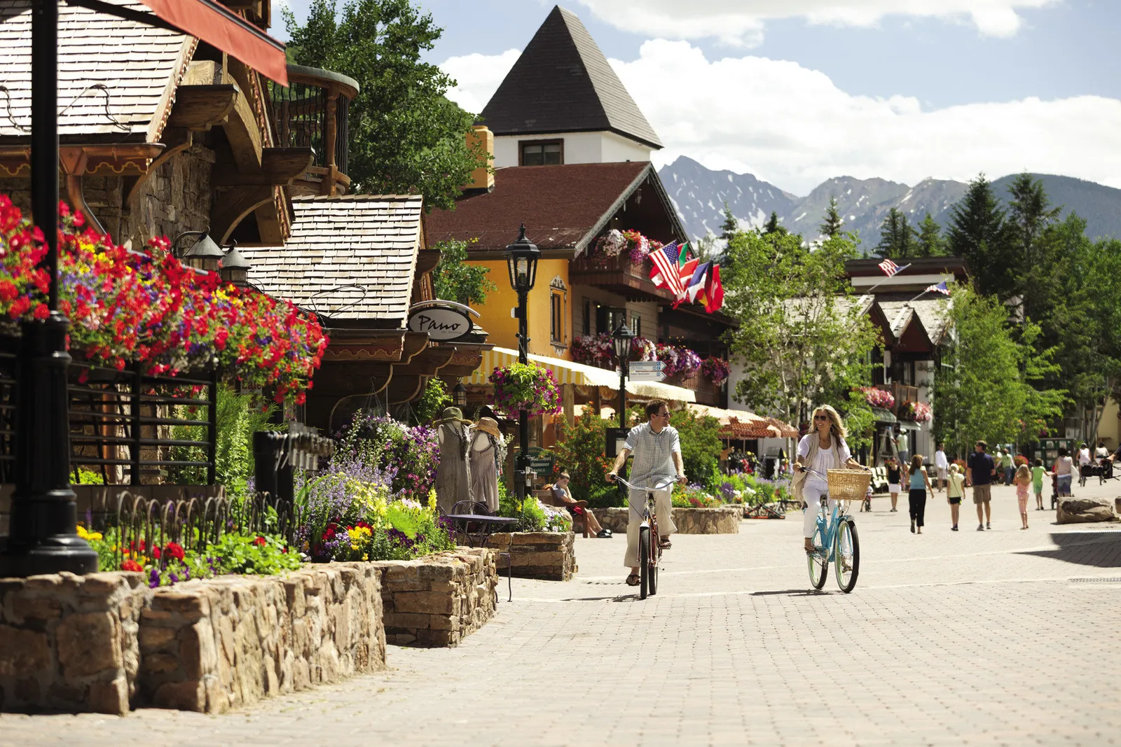 Four Seasons Resort and Residences Vail — Exterior, Vail
