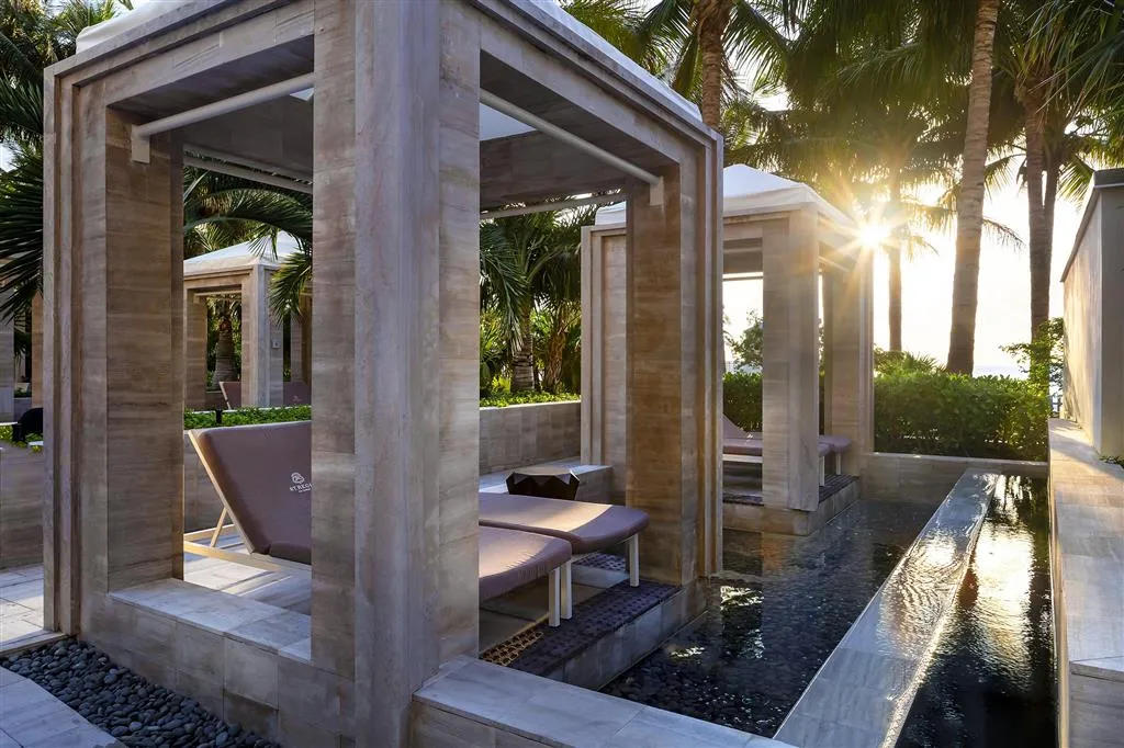 The St. Regis Bal Harbour Resort — Exterior, Miami