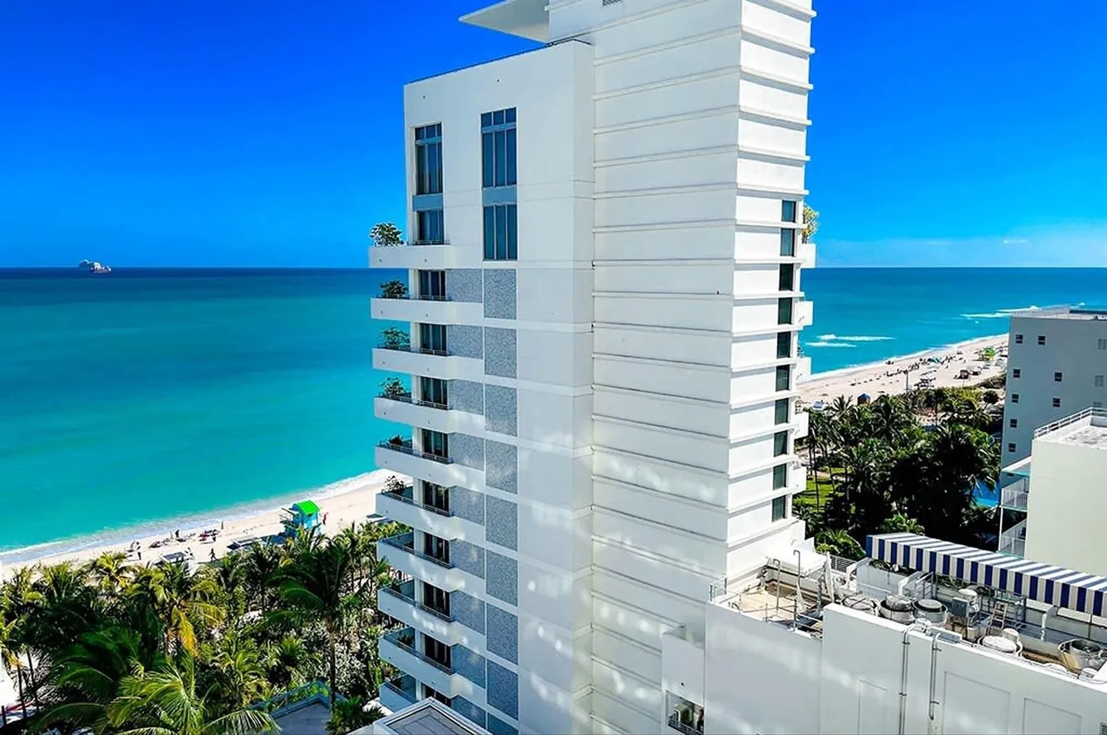 Fontainebleau Miami Beach — Exterior, Miami Beach