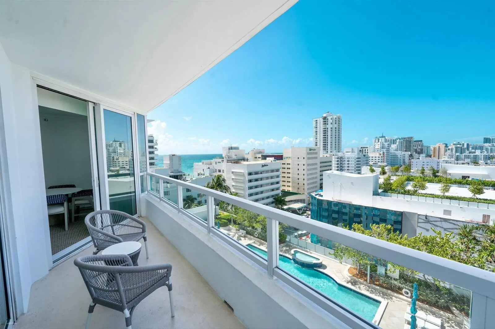 Fontainebleau Miami Beach — Exterior, Miami Beach