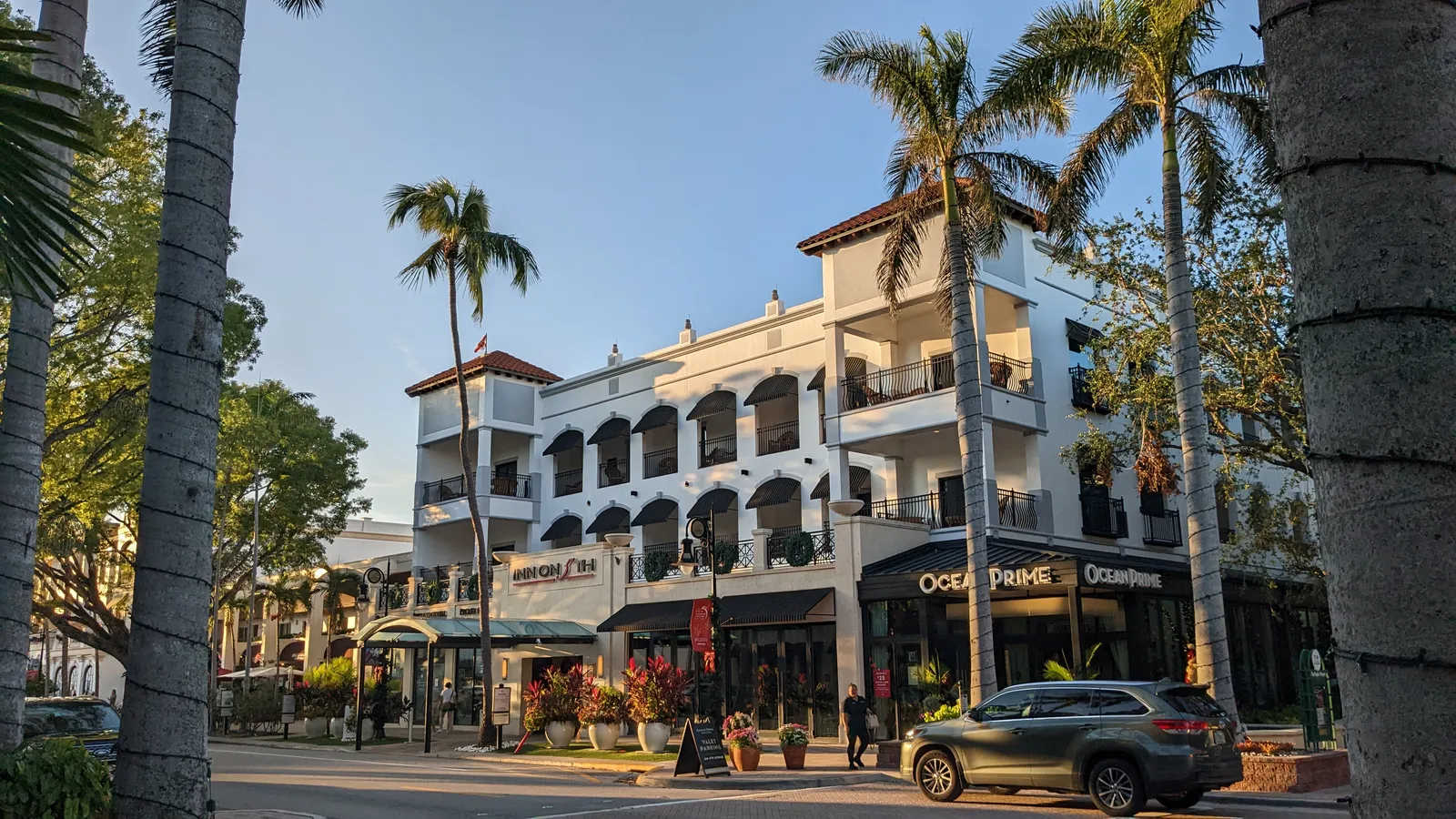 Inn on Fifth and Club Level Suites — Exterior, Naples