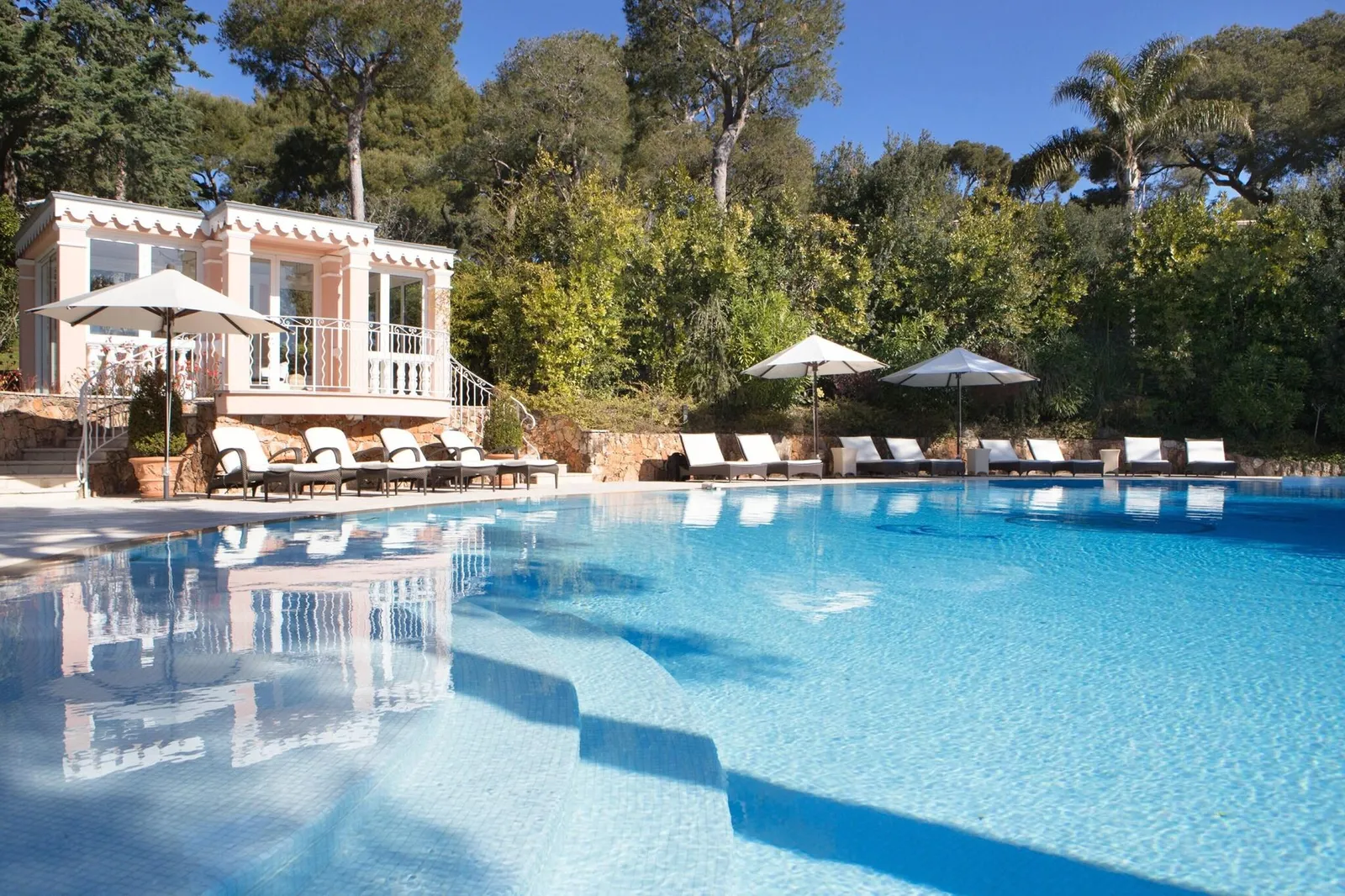 Grand-Hotel du Cap-Ferrat, A Four Seasons Hotel — Exterior, Saint-Jean-Cap-Ferrat