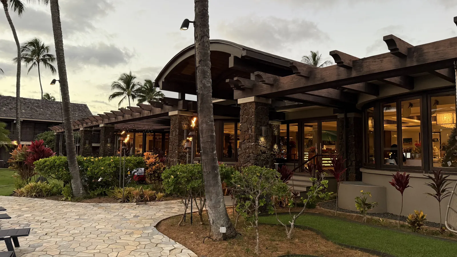 Ko'a Kea Resort on Po'ipu Beach — Exterior, Poipu