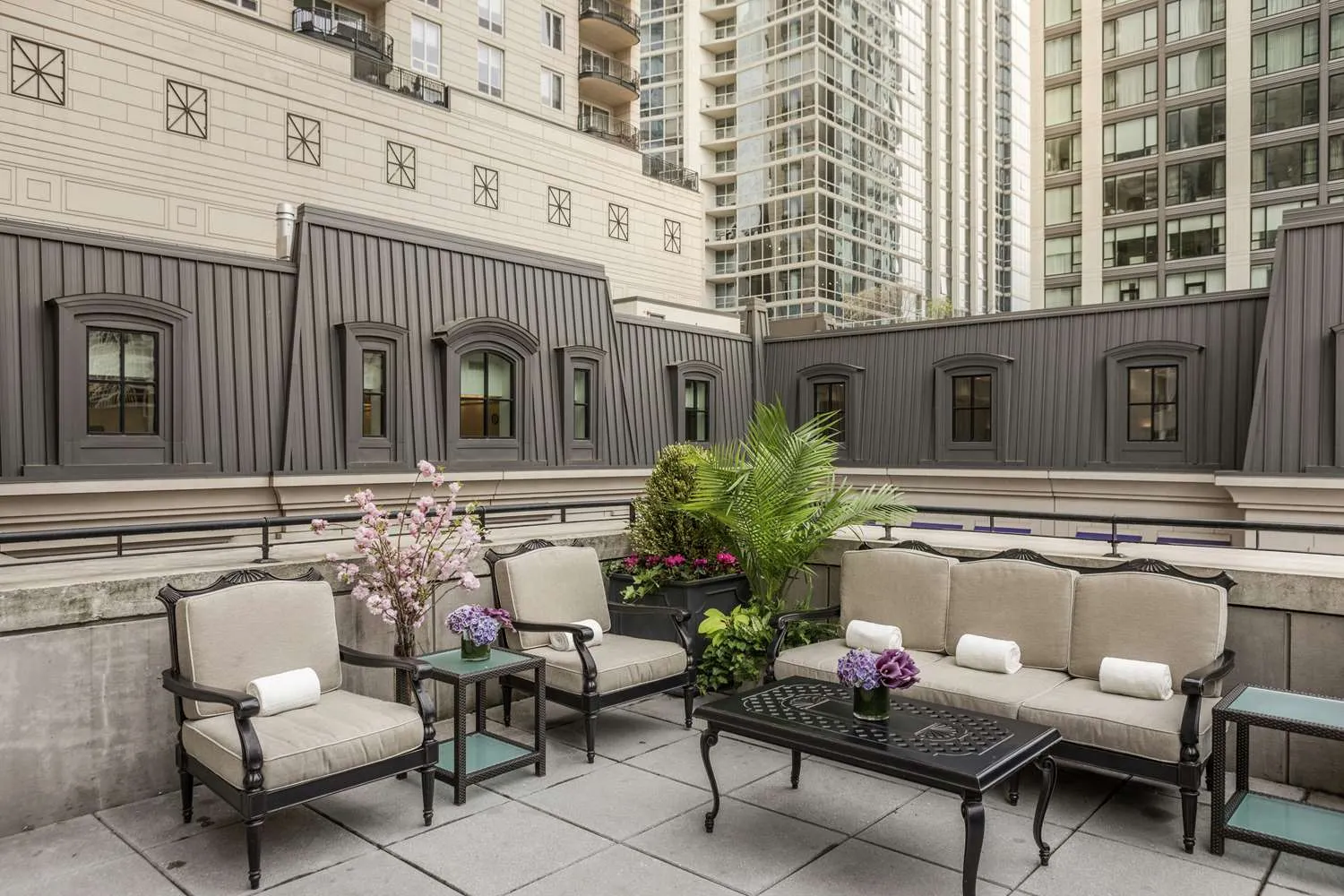 Waldorf Astoria Chicago — Exterior, Chicago