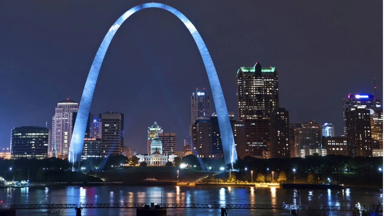 Four Seasons Hotel St. Louis — Exterior, St. Louis