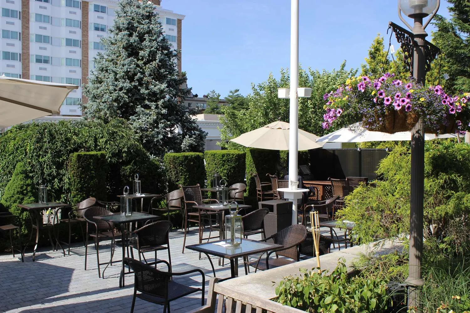 The Garden City Hotel — Exterior, Garden City