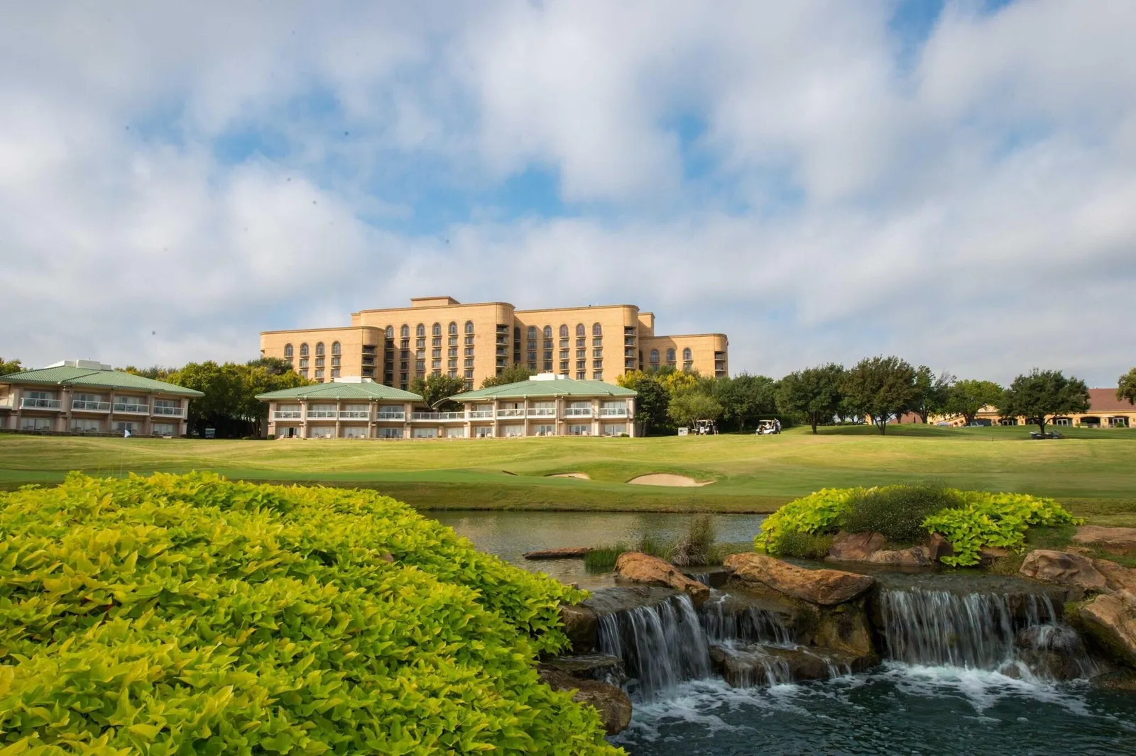 The Ritz-Carlton Dallas, Las Colinas — Exterior, Irving