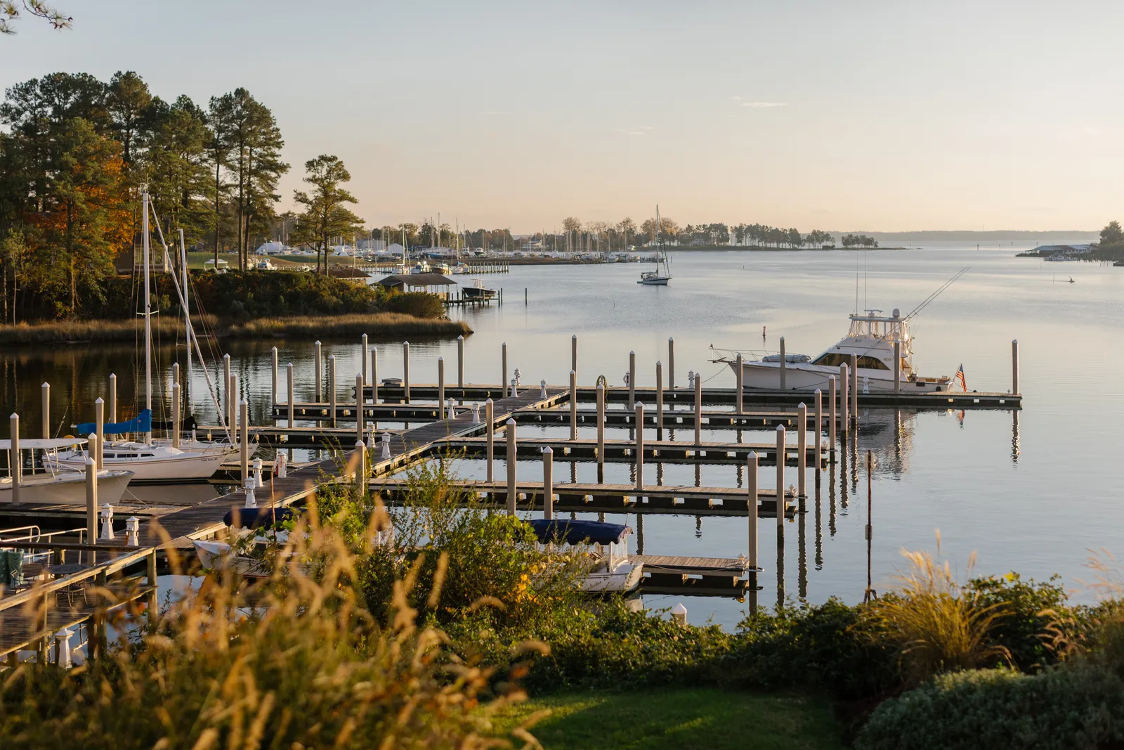 The Tides Inn — Exterior, Irvington