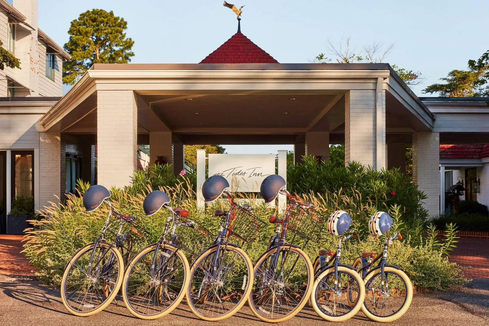 The Tides Inn — Exterior, Irvington