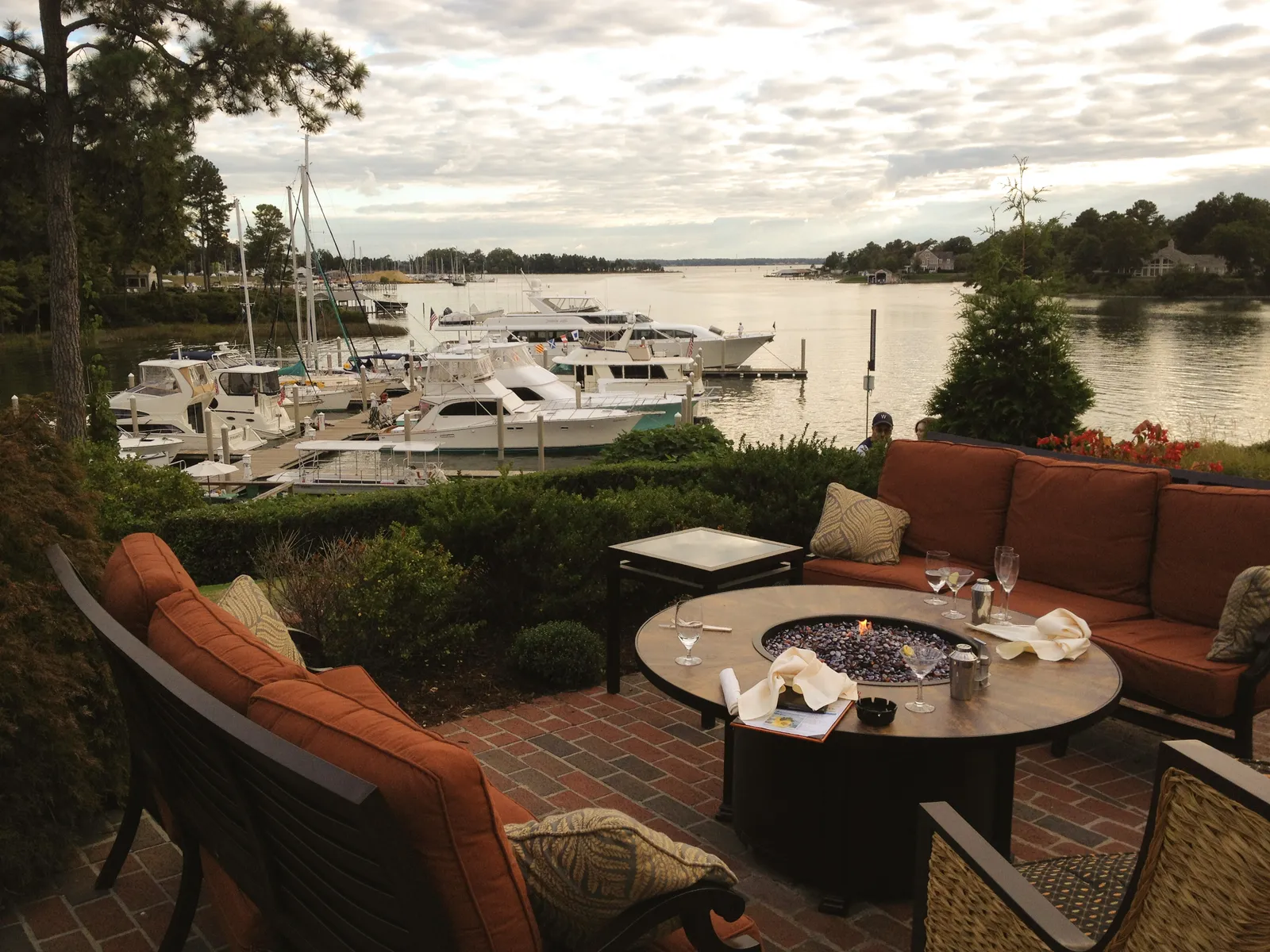 The Tides Inn, Irvington
