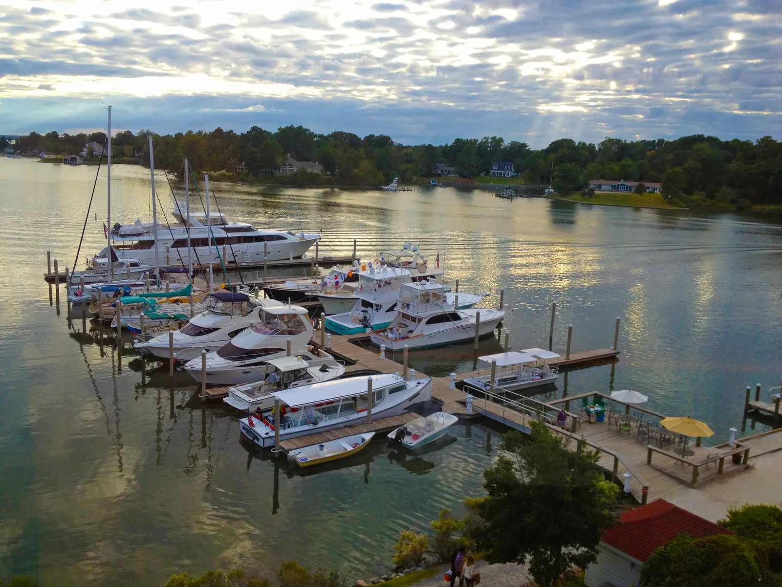 The Tides Inn, Irvington