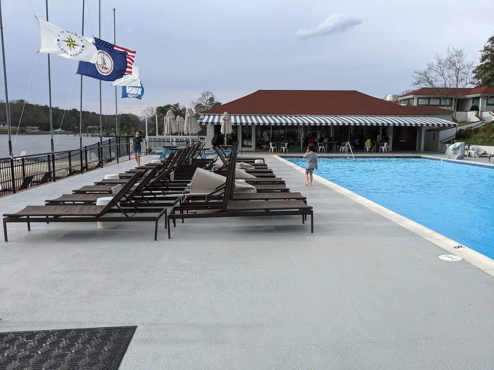 The Tides Inn — Exterior, Irvington