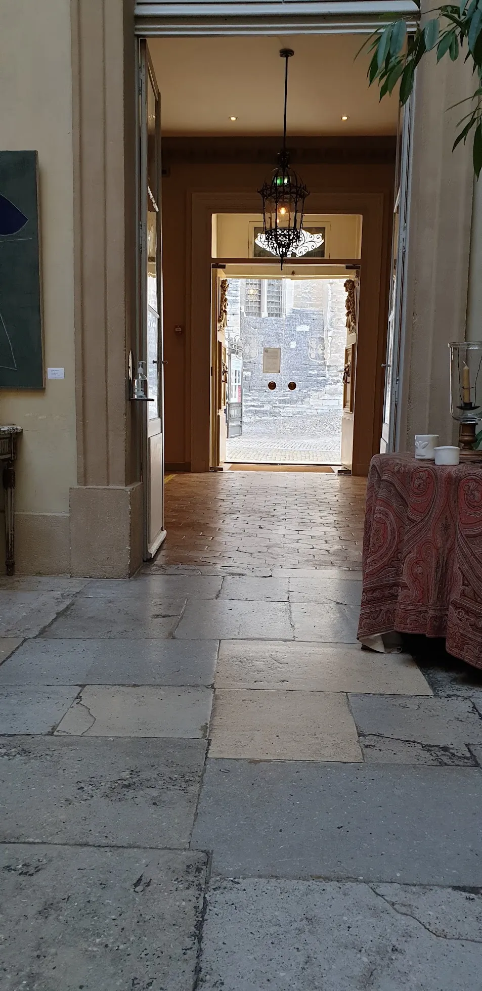 La Mirande — Exterior, Avignon