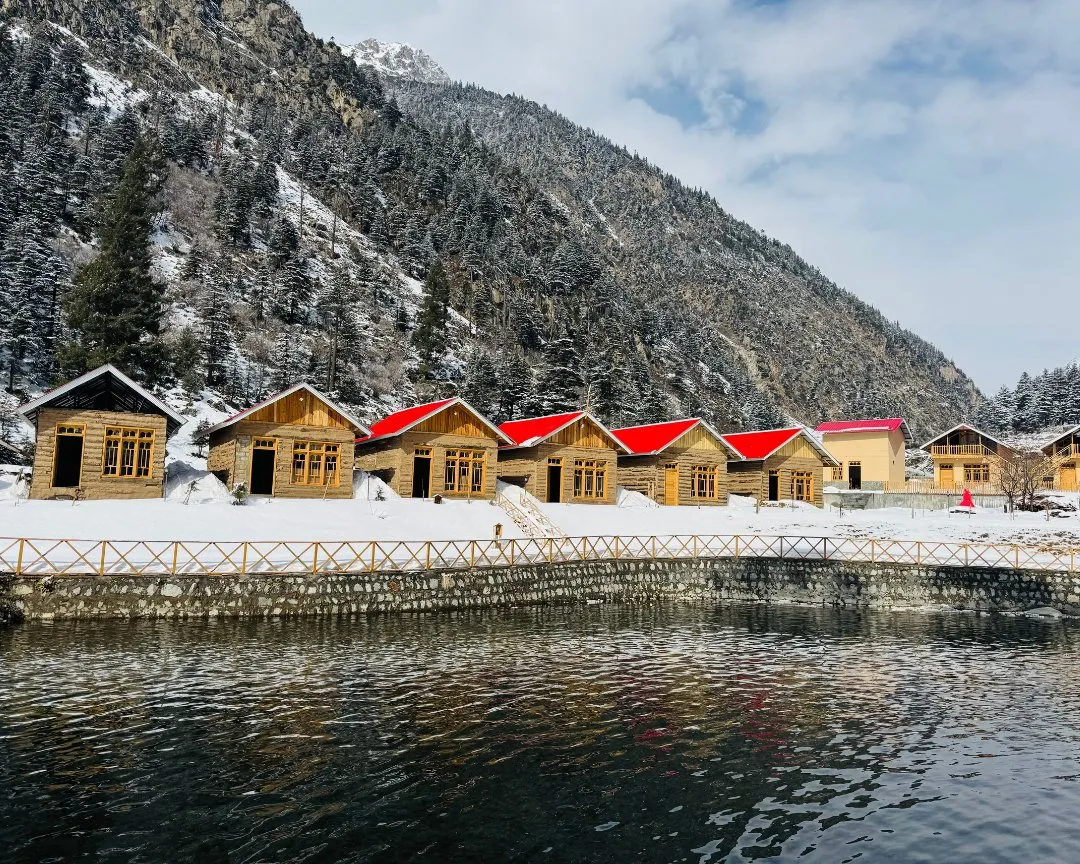 Azure Lagoon Resort, Kalam